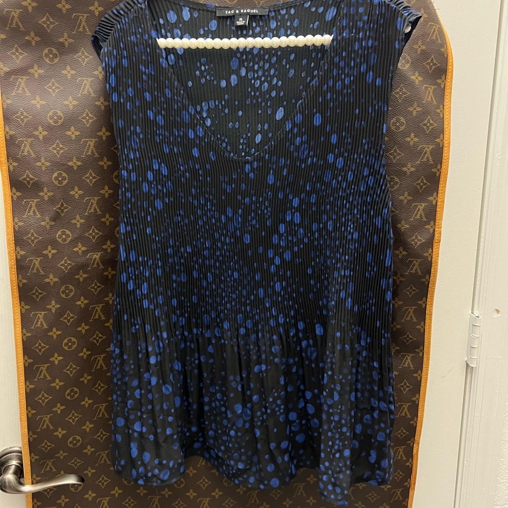 Zac & Rachel top -NWOT
